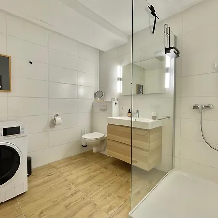 公寓 Stadt-oase - Kostenlos Parken, Ruhig, Kliniken, Gop, Bali-therme, Boxspringbett