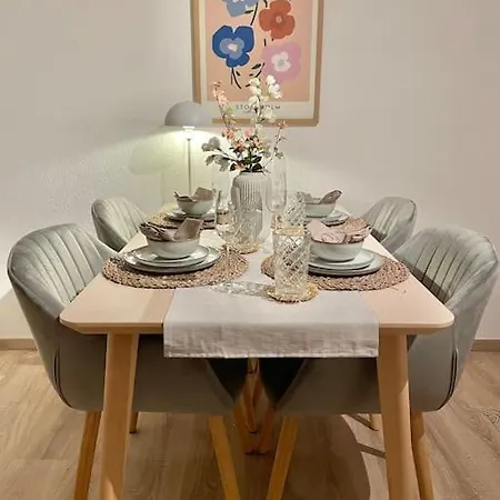 Apartament Stadt-oase - Kostenlos Parken, Ruhig, Kliniken, Gop, Bali-therme, Boxspringbett